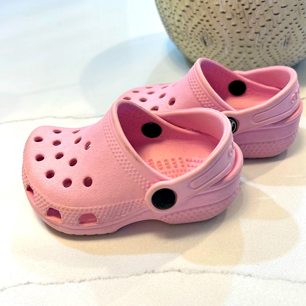 Baby Crocs pink